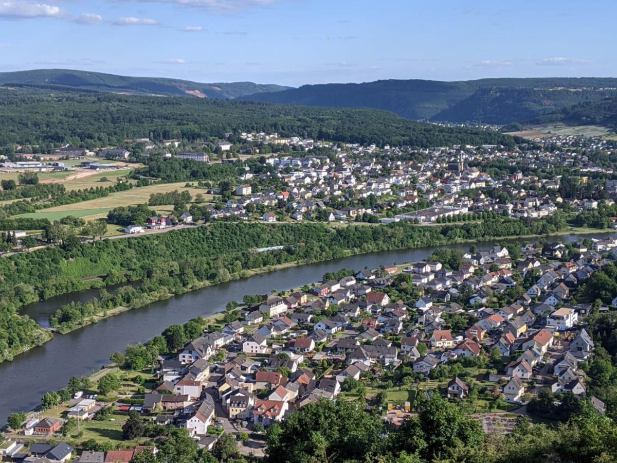 Gemuetliche 90 Qm Wohnung In Saarburg, Zentral Gelegen, Garten Mit Aussicht, Separater Eingang Esterno foto