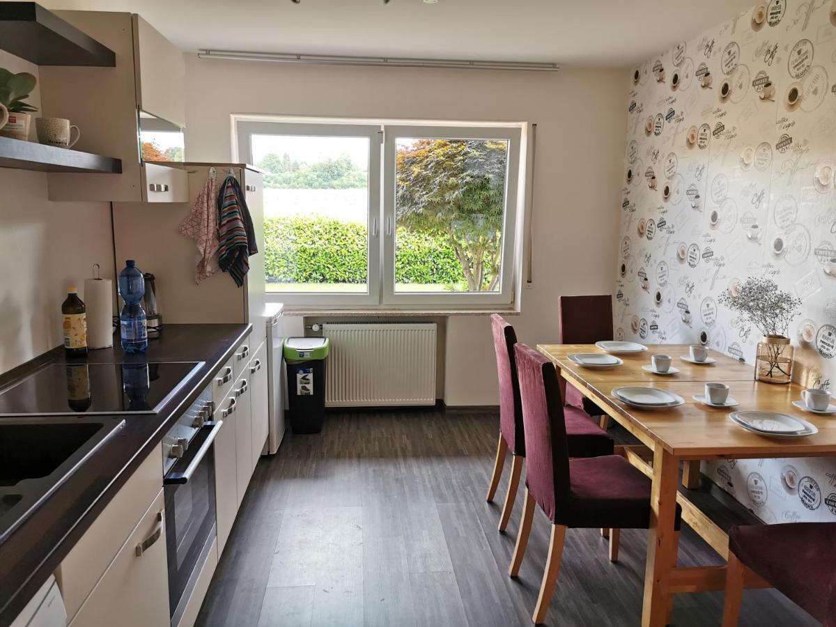 Gemuetliche 90 Qm Wohnung In Saarburg, Zentral Gelegen, Garten Mit Aussicht, Separater Eingang Esterno foto