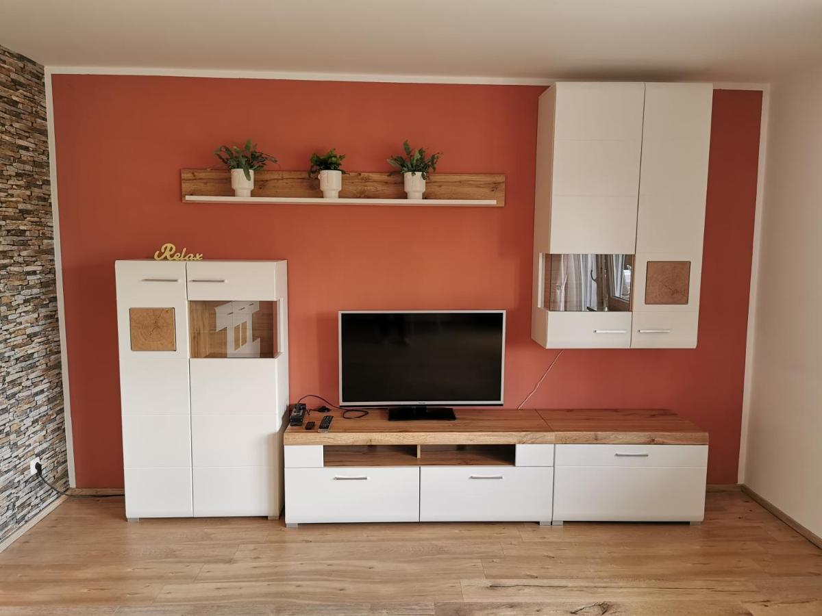 Gemuetliche 90 Qm Wohnung In Saarburg, Zentral Gelegen, Garten Mit Aussicht, Separater Eingang Esterno foto