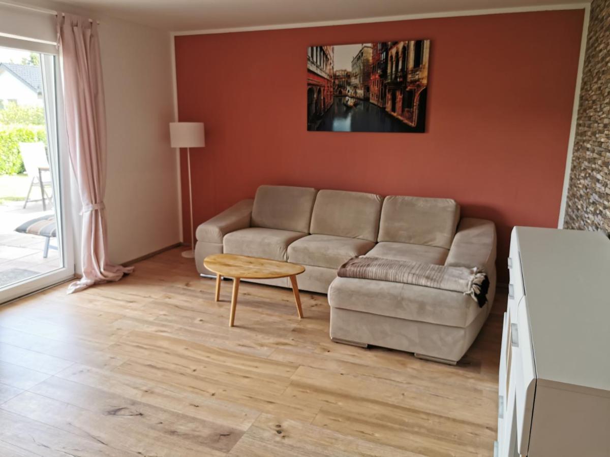 Gemuetliche 90 Qm Wohnung In Saarburg, Zentral Gelegen, Garten Mit Aussicht, Separater Eingang Esterno foto