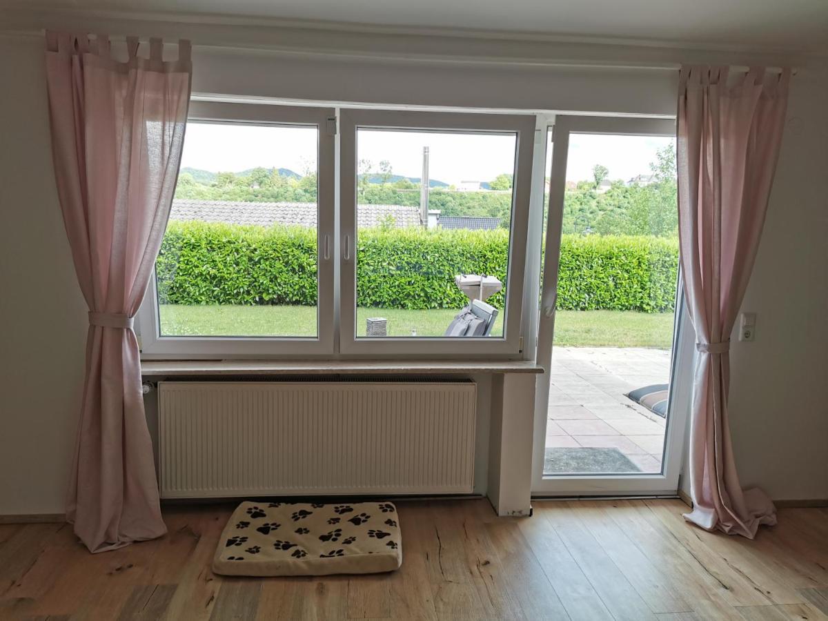 Gemuetliche 90 Qm Wohnung In Saarburg, Zentral Gelegen, Garten Mit Aussicht, Separater Eingang Esterno foto